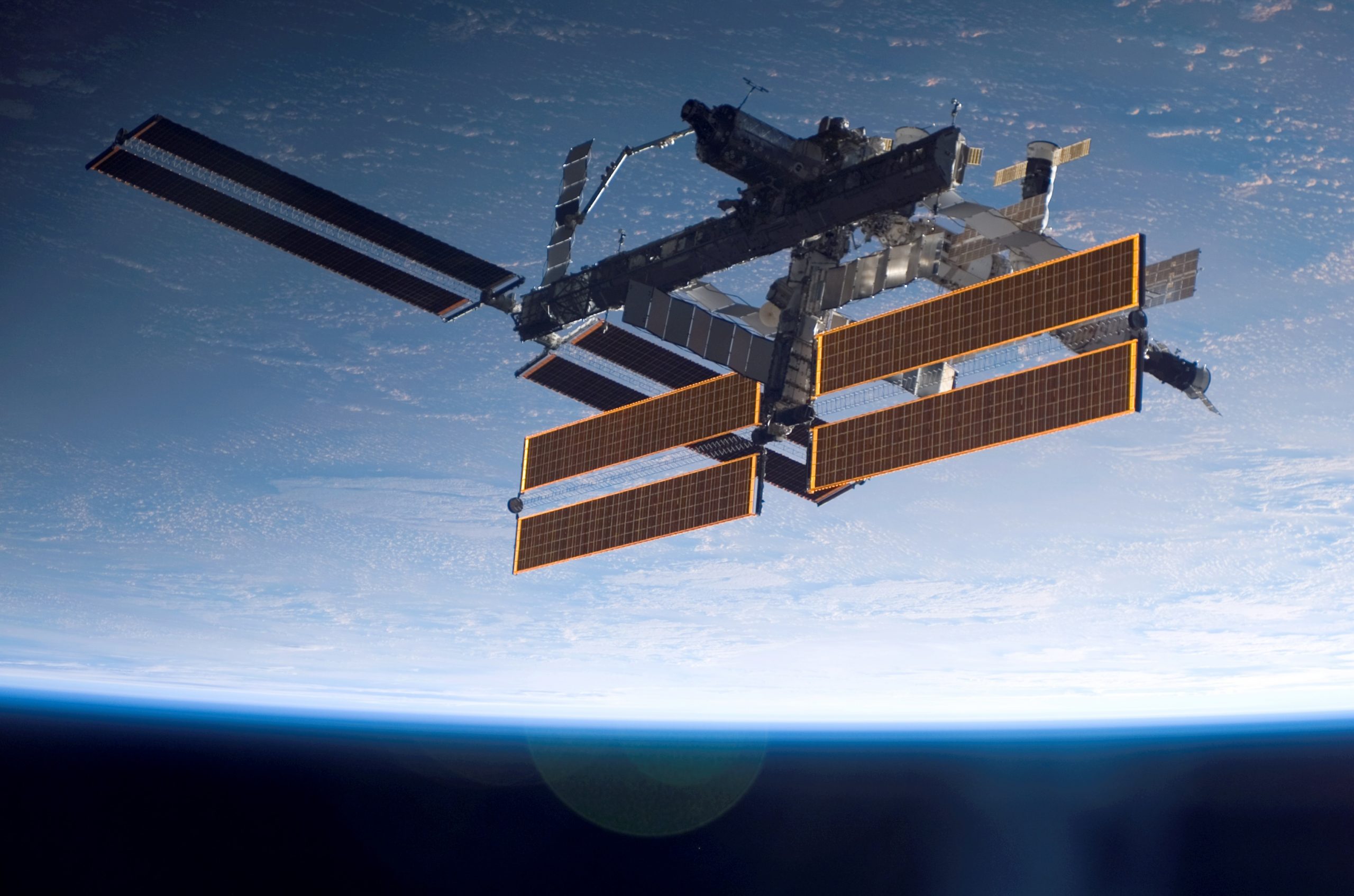 Tripulación de la Estación Espacial Internacional regresará a la Tierra