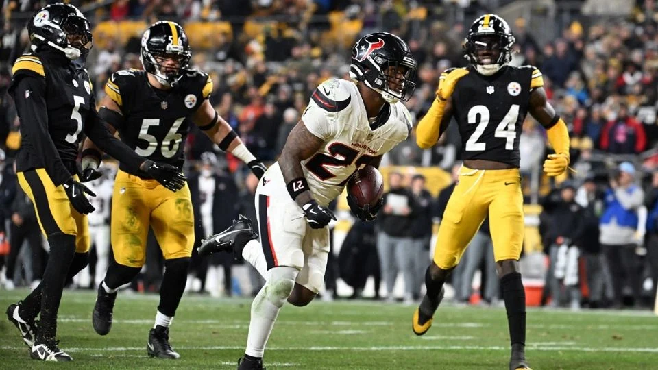 ¿El retiro de Aaron Rodgers? Texans apalea sin piedad a Steelers y enfrentará en la ronda divisional a Patriots