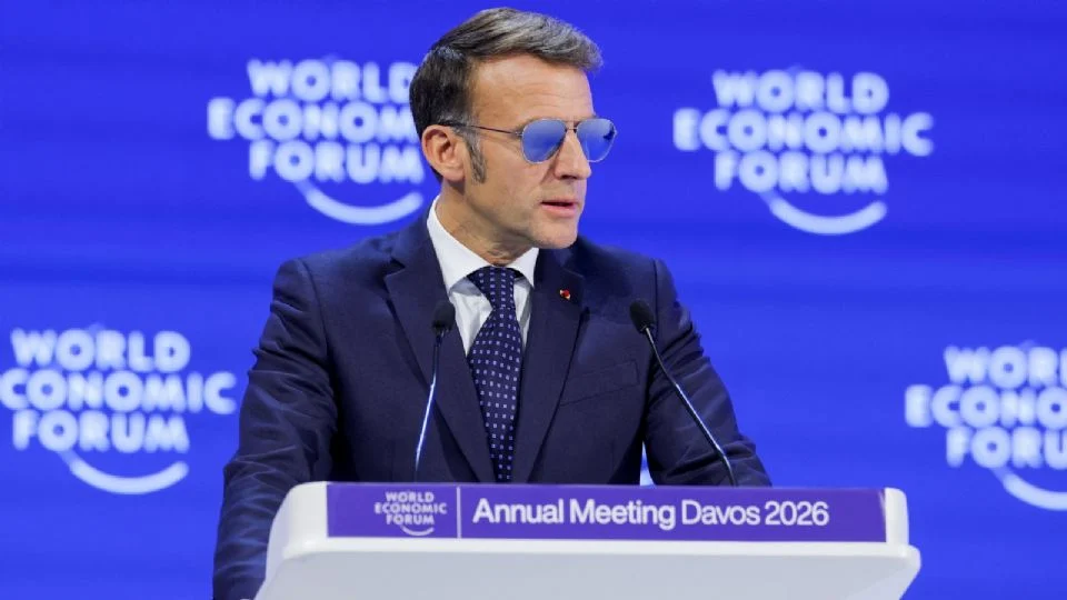 “No hay que dejarse impresionar”: Macron arremete contra las amenazas arancelarias de Trump