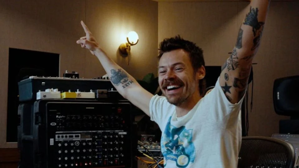 Harry Styles anuncia el lanzamiento de “Aperture”, el primer sencillo de su nuevo álbum