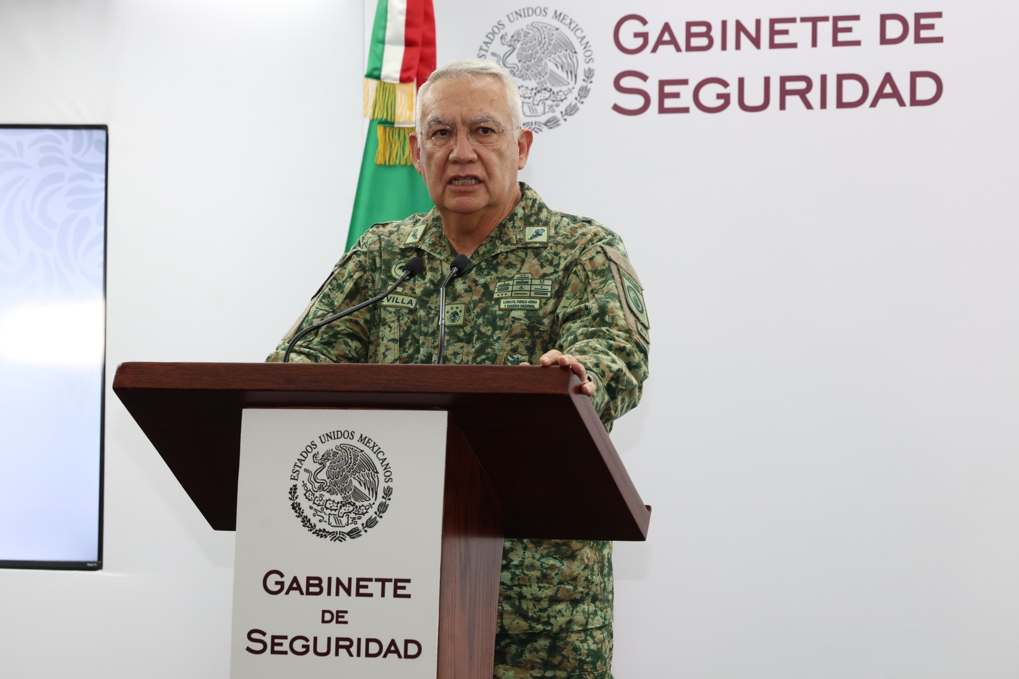 Defensa descarta sobrevuelo de aeronaves extranjeras en México