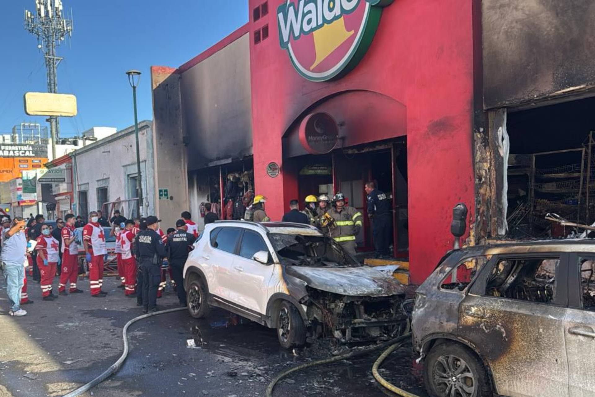 Vinculan a proceso a 6 y a una persona moral por incendio en una tienda Waldo’s de Hermosillo, Sonora