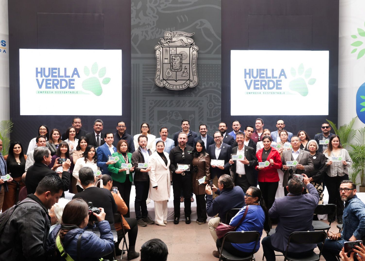Reconoce Leo Montañez a empresas por la implementación de prácticas ambientales