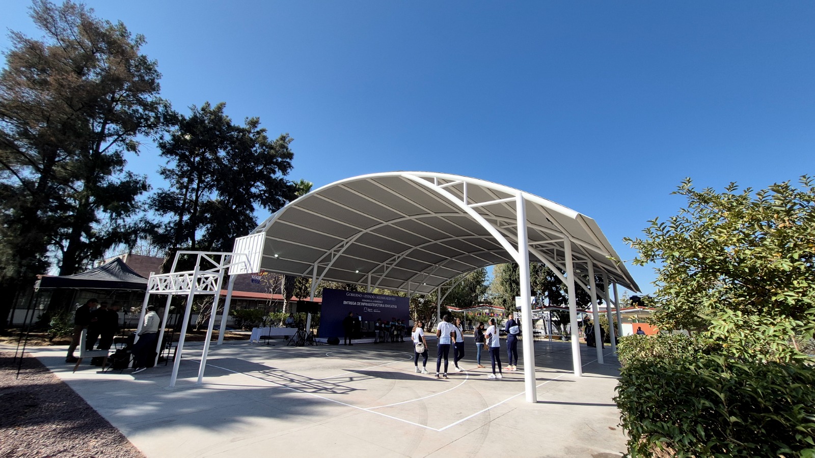 Max Ramírez reconoce inversión en infraestructura educativa en la Primaria Independencia