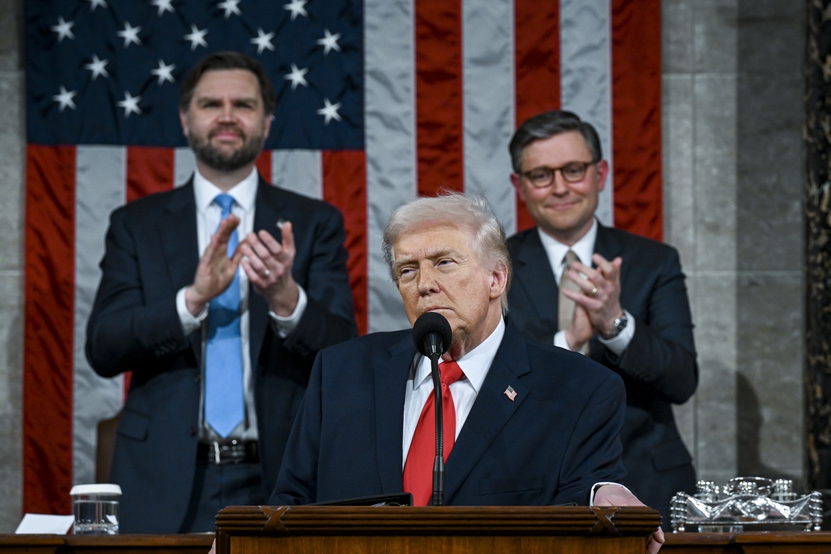 Trump cierra el discurso del Estado de la Unión más largo de la historia