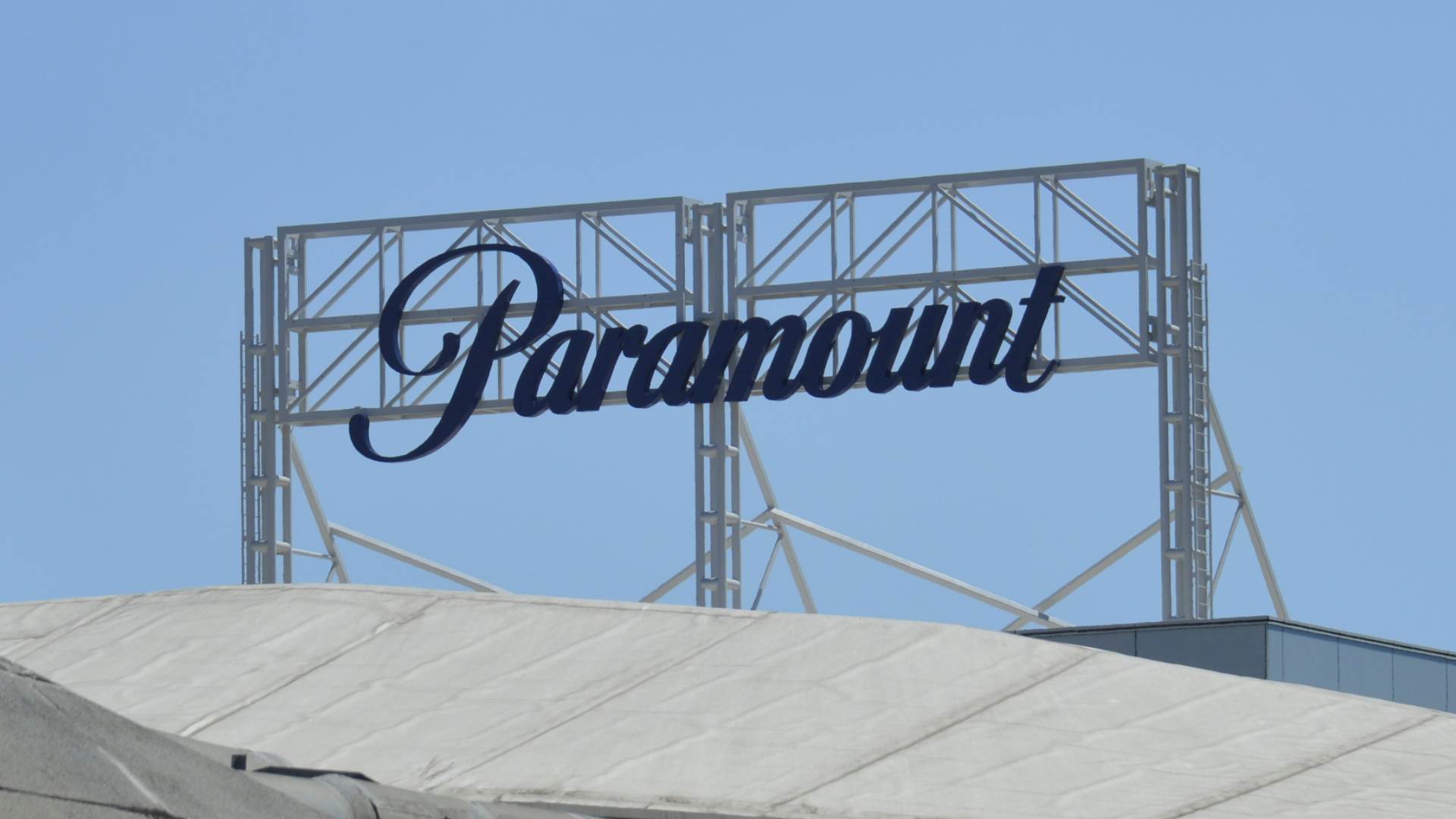 Paramount ofrece 31 dólares por acción por WBD en intento de superar acuerdo con Netflix