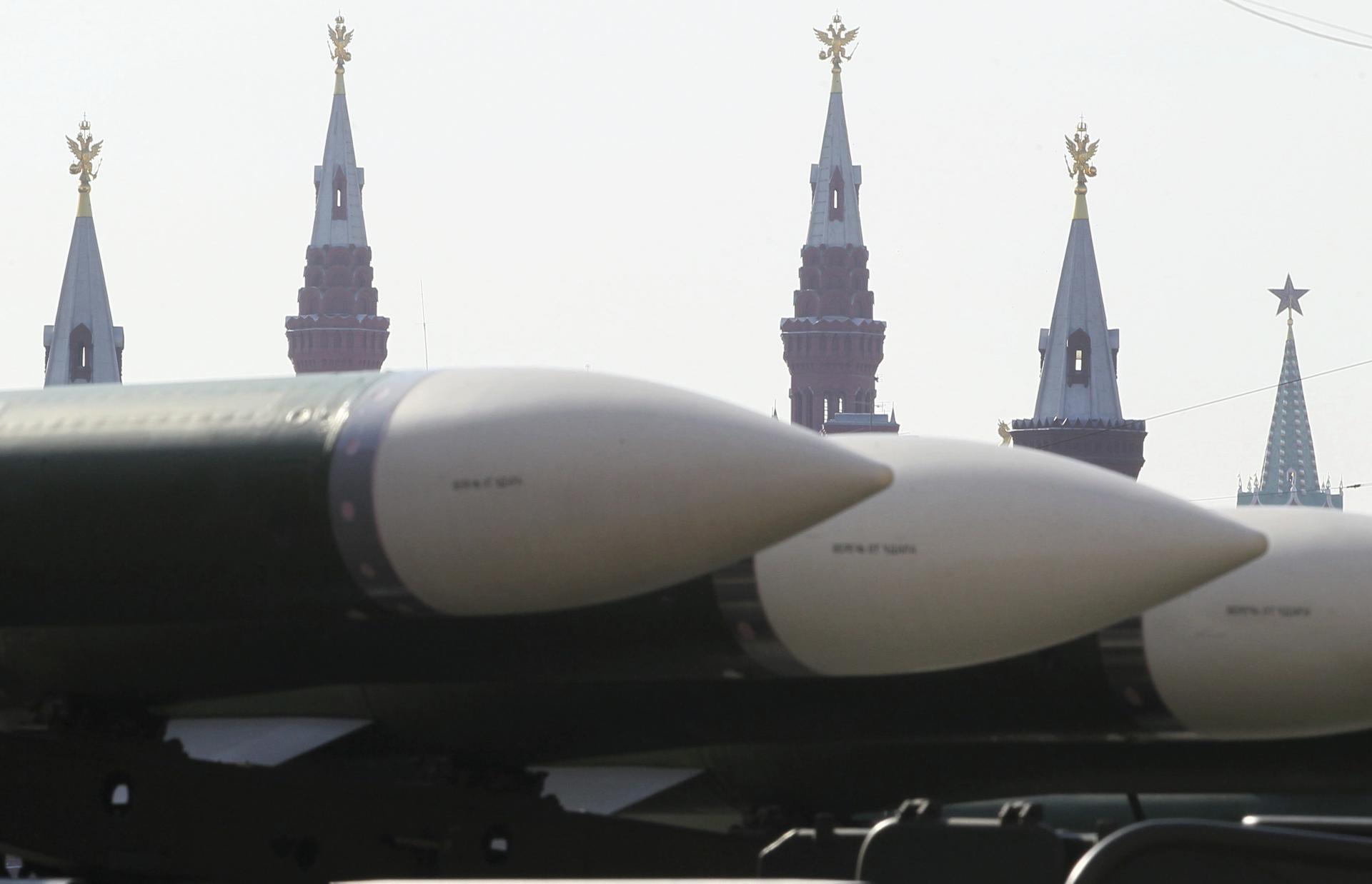 Rusia y EE.UU. apoyan prontas negociaciones para nuevo tratado de desarme nuclear, según el Kremlin