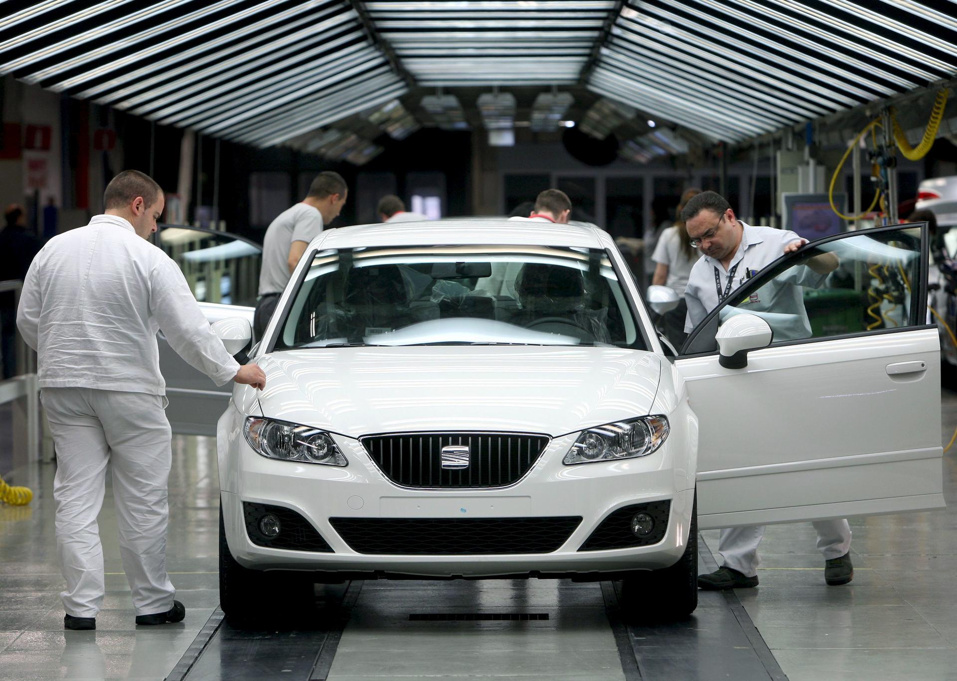 Profeco llama a revisar más de 350 automóviles Seat; esta es la razón