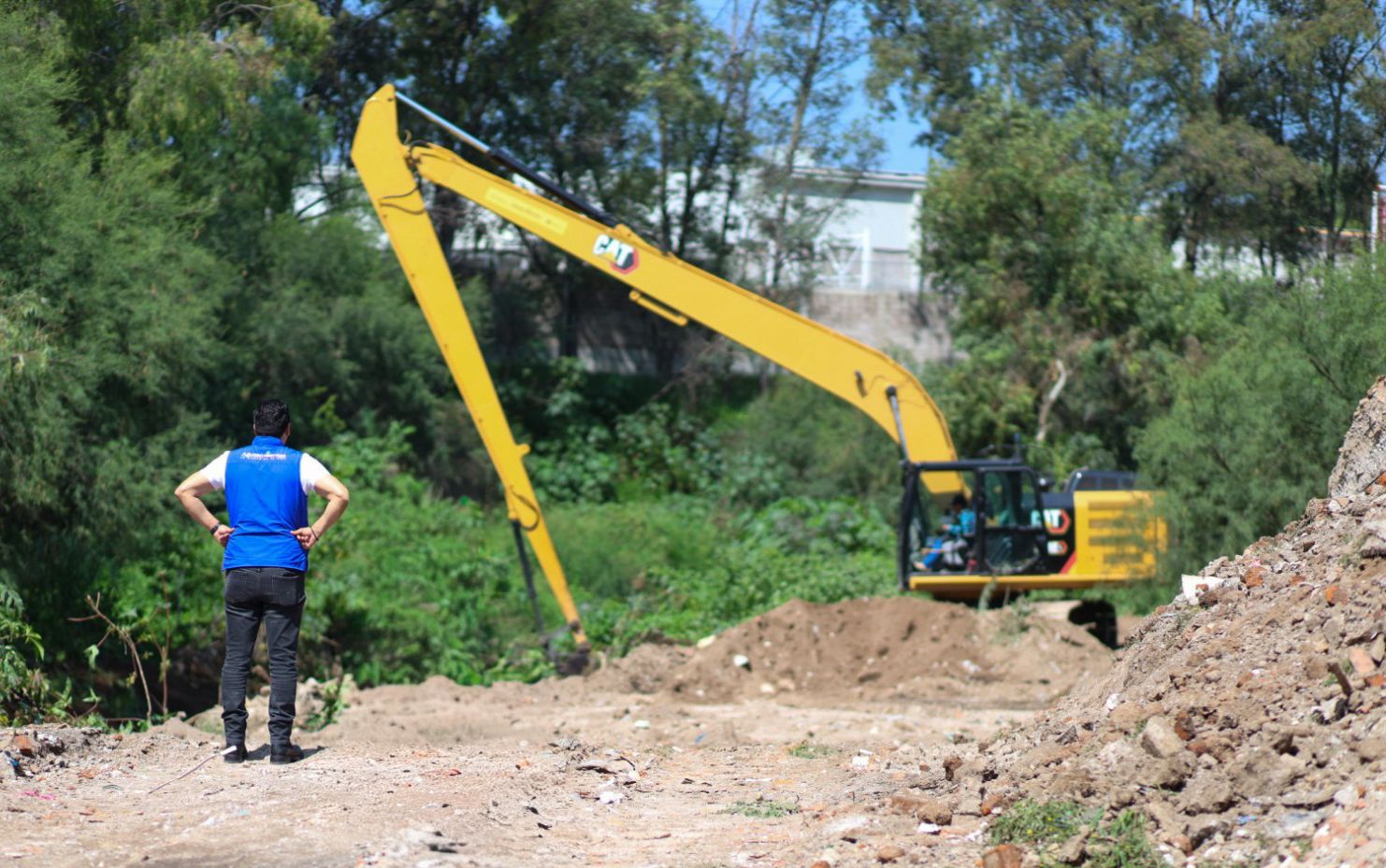 Impulsa Leo Montañez trabajos de limpieza en cauces y arroyos