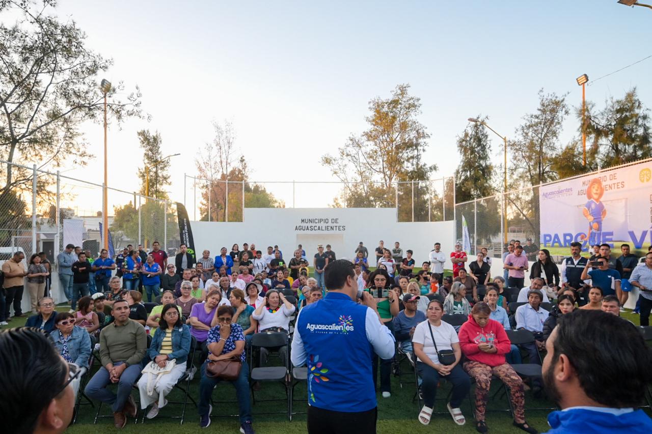 Continúa Leo Montañez con rehabilitación y embellecimiento de parques en beneficio de las familias