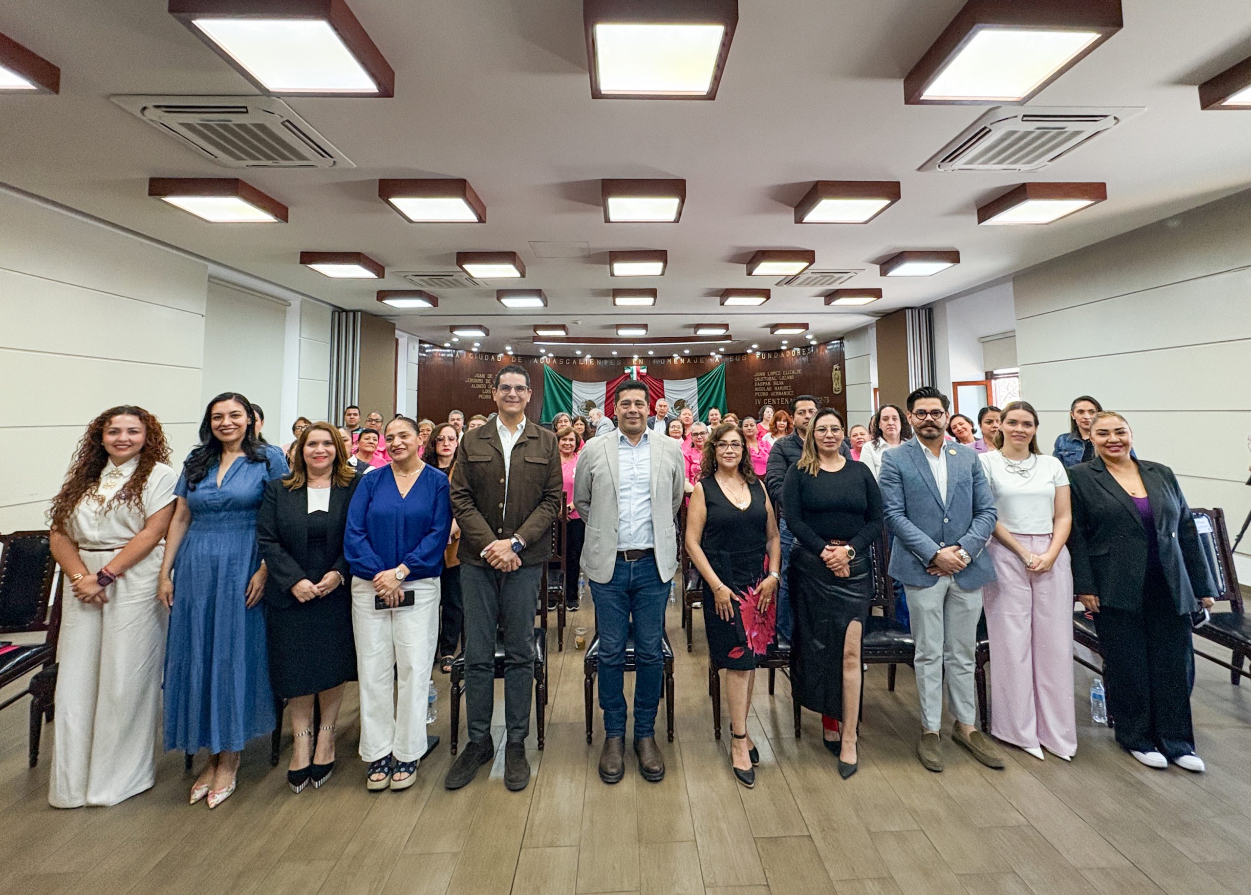 Entrega Municipio de Aguascalientes y asociación gamma 60 prótesis mamarias