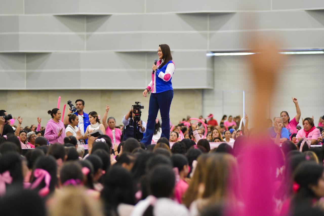 Impulsa Tere Jiménez a mujeres de todo el estado con la entrega de 2 mil tarjetas rosas