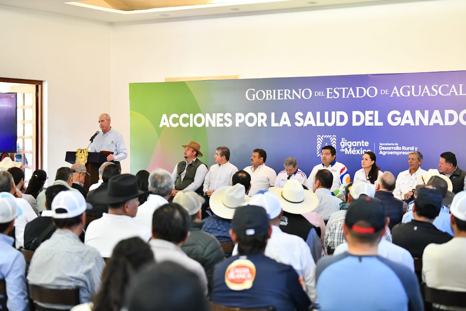 Tere Jiménez pone en marcha programa para fortalecer la sanidad del campo e impulsar productos de calidad y exportación