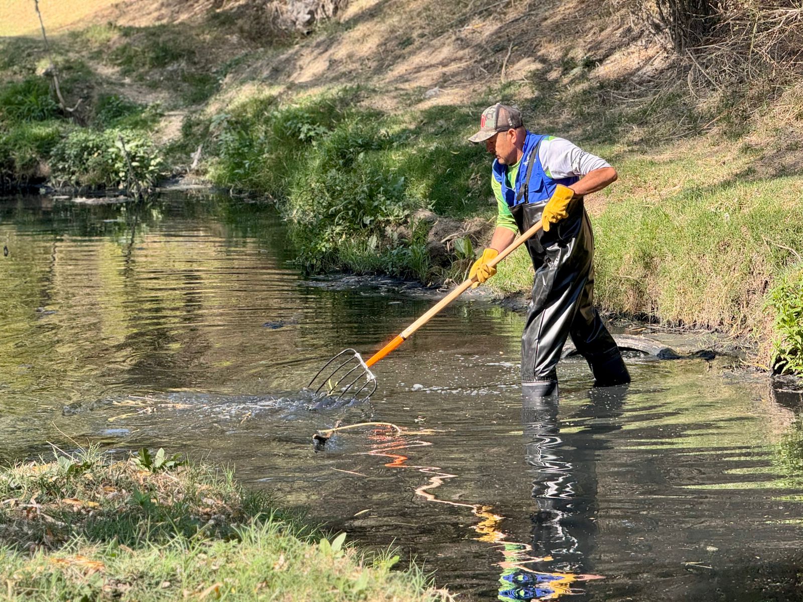 Retiran más de 700 toneladas de residuos en jornadas de limpieza del Río San Pedro
