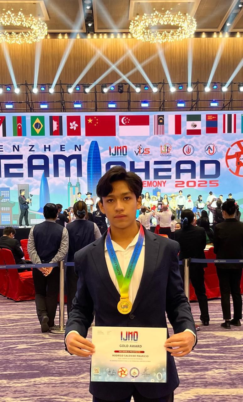 Rodrigo Saldívar, joven genio de Aguascalientes conquista el oro en Olimpiada Internacional de Matemáticas