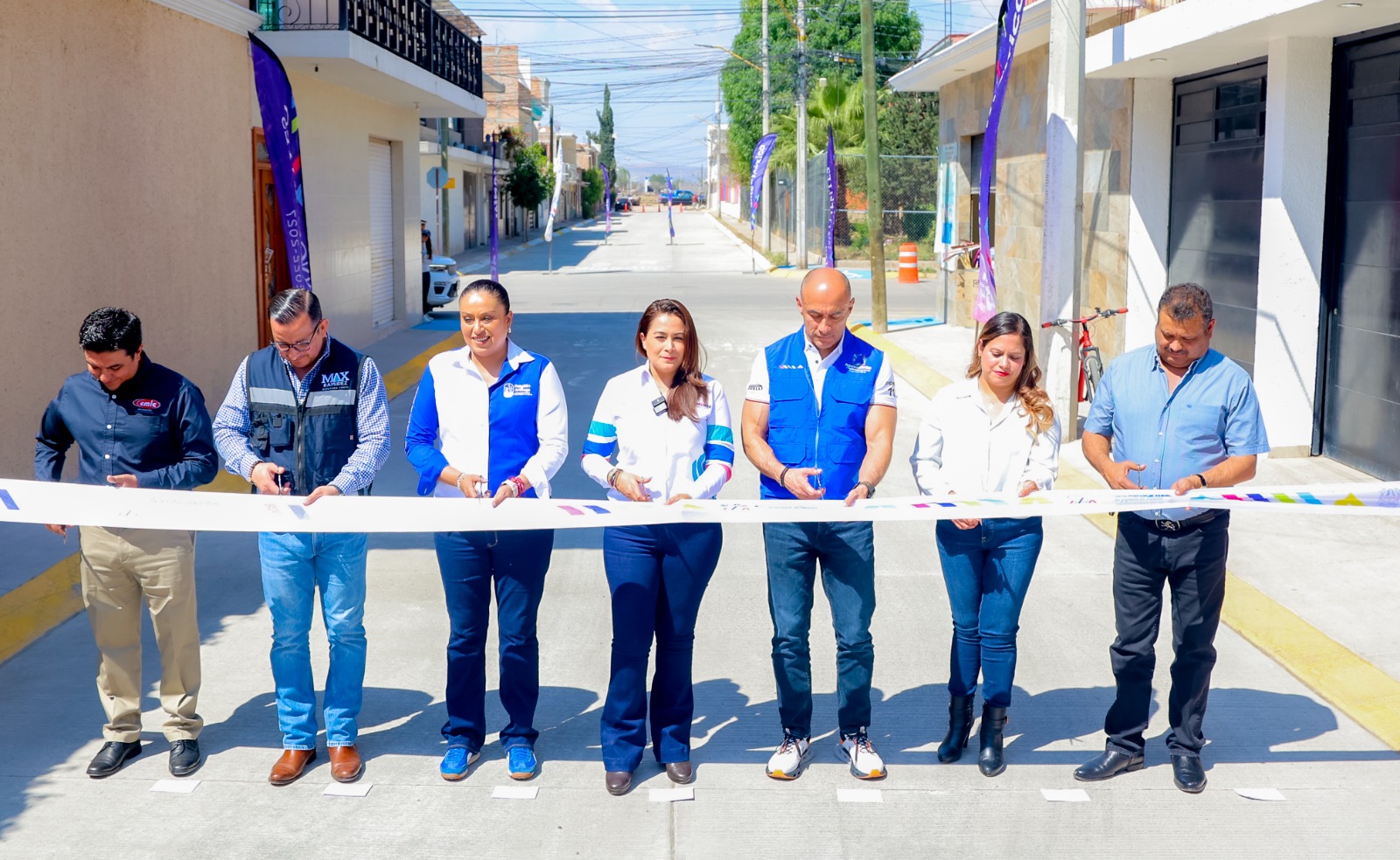 Nuevas calles de concreto hidráulico en Pabellón de Arteaga