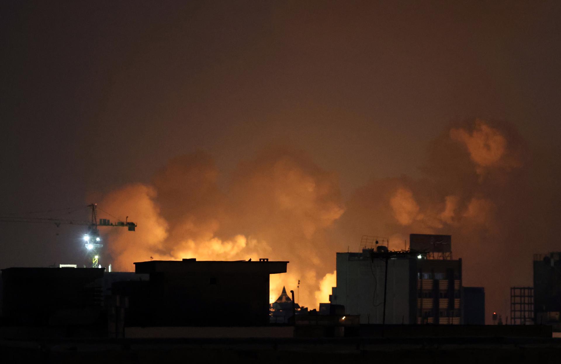 Irán lanza una nueva oleada de bombardeos contra Israel y bases estadounidenses en Irak