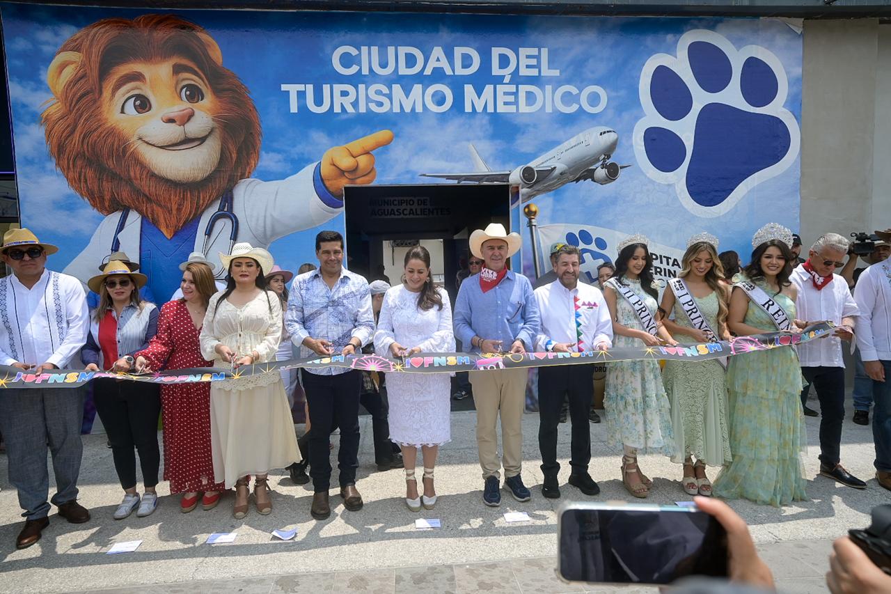 Inauguran Tere Jiménez y Leo Montañez stand del Municipio de Aguascalientes en el perímetro de la FNSM 2026