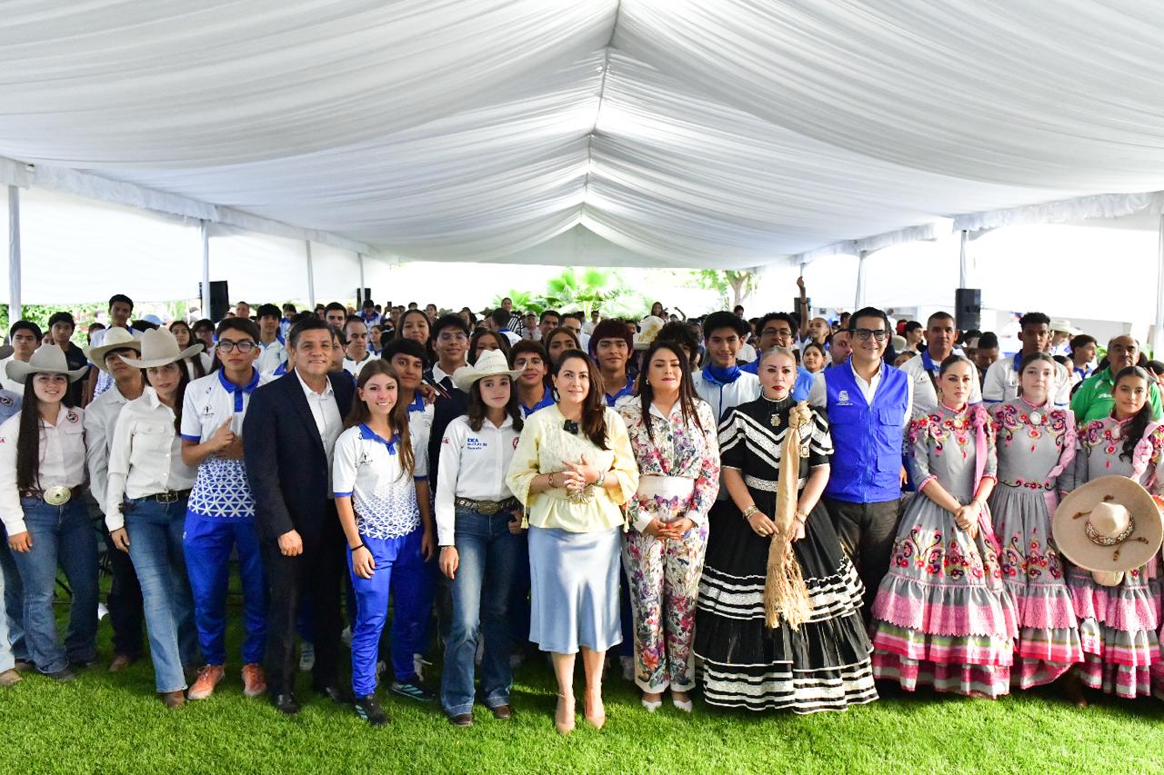 Tere Jiménez abandera a deportistas que representarán a Aguascalientes en la Olimpiada Nacional Conade 2026