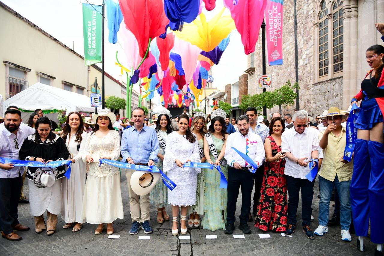 Inaugura Tere Jiménez la FNSM 2026 con tradicional recorrido