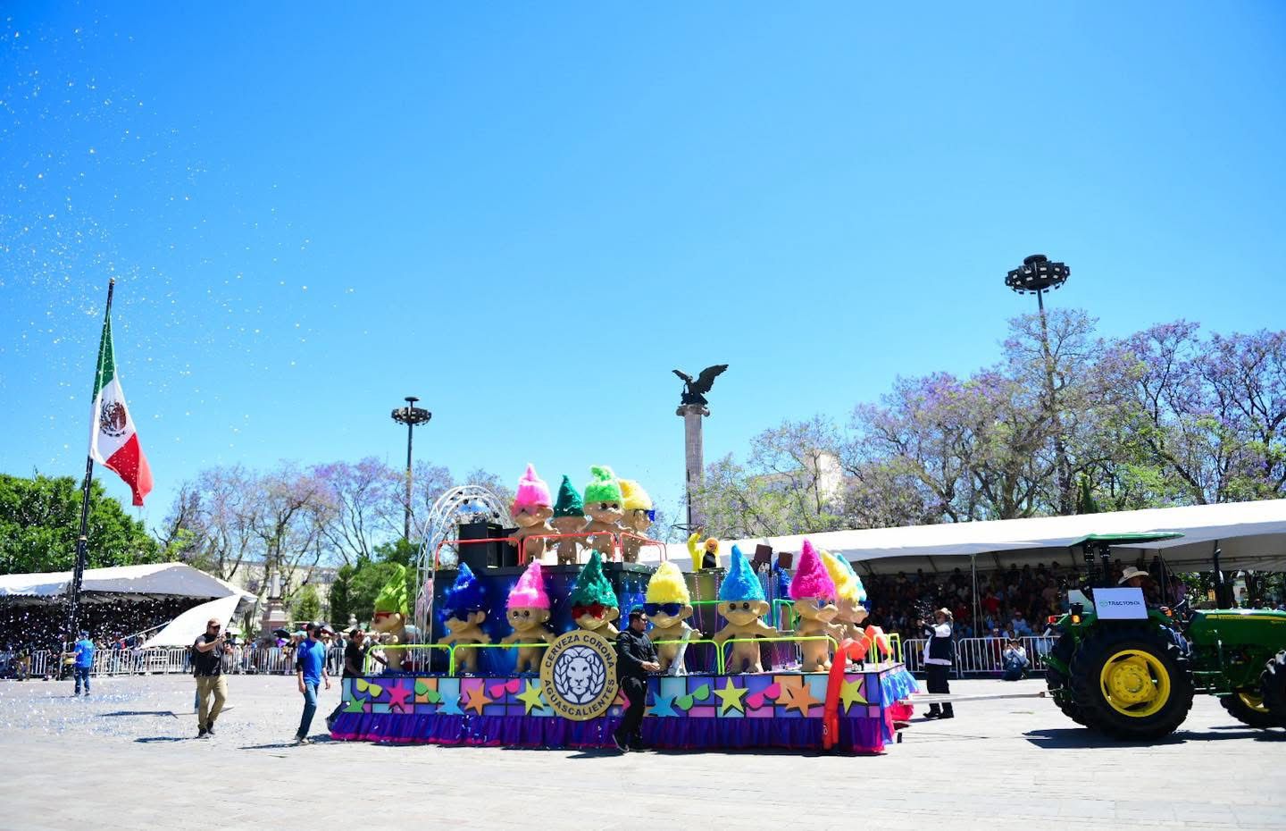 Miles de familias se reunieron para disfrutar del tradicional Desfile de Primavera en el marco de la Feria Nacional de San Marcos