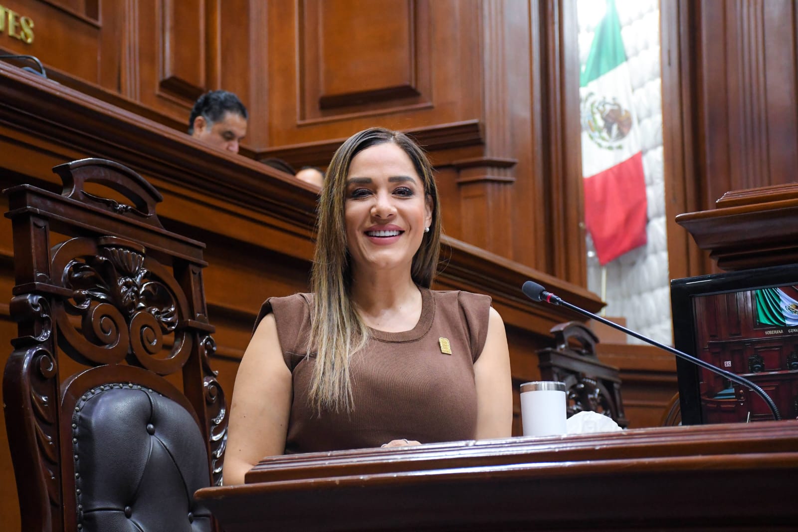 Arlette Muñoz impulsa reforma para frenar basura electrónica