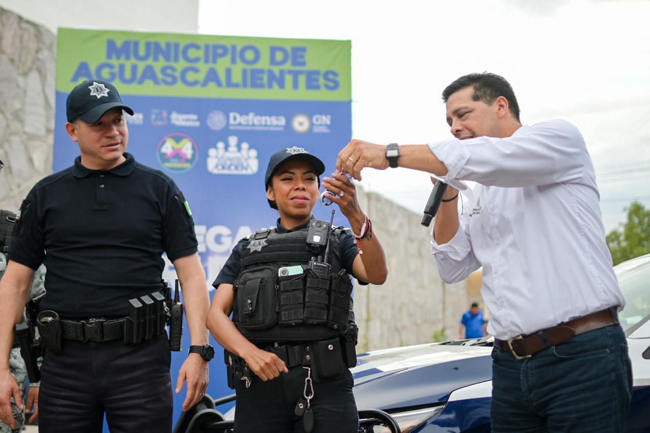 Refuerza Leo Montañez comités del Buen Orden y programa 4×4 en la Macías Arellano