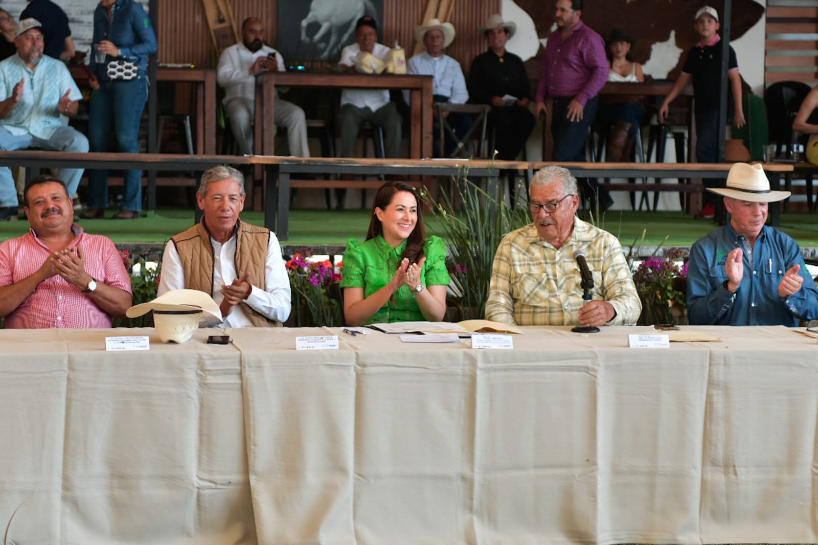 Refrenda Tere Jiménez su compromiso con el sector ganadero de Aguascalientes