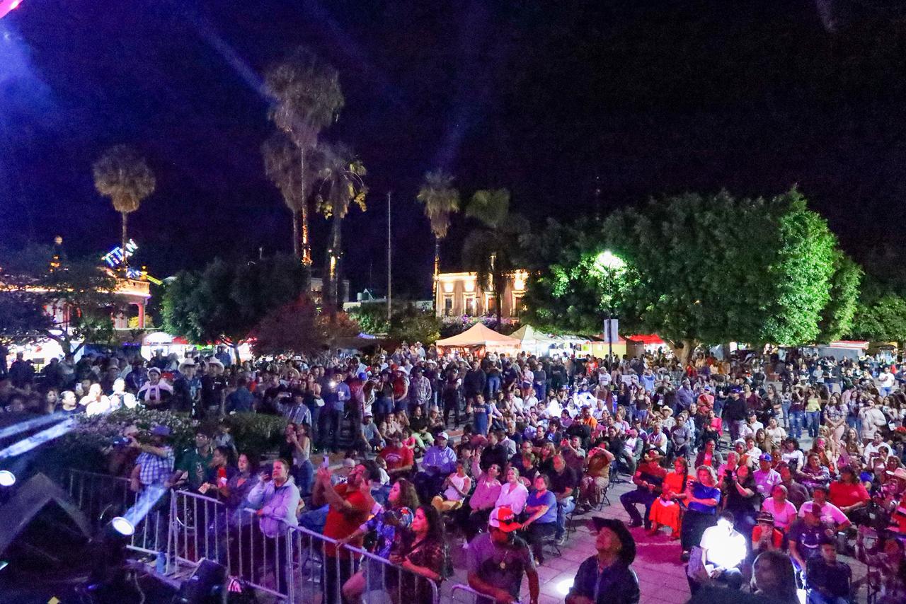 Miles disfrutan de las Fiestas de Mayo en Calvillo