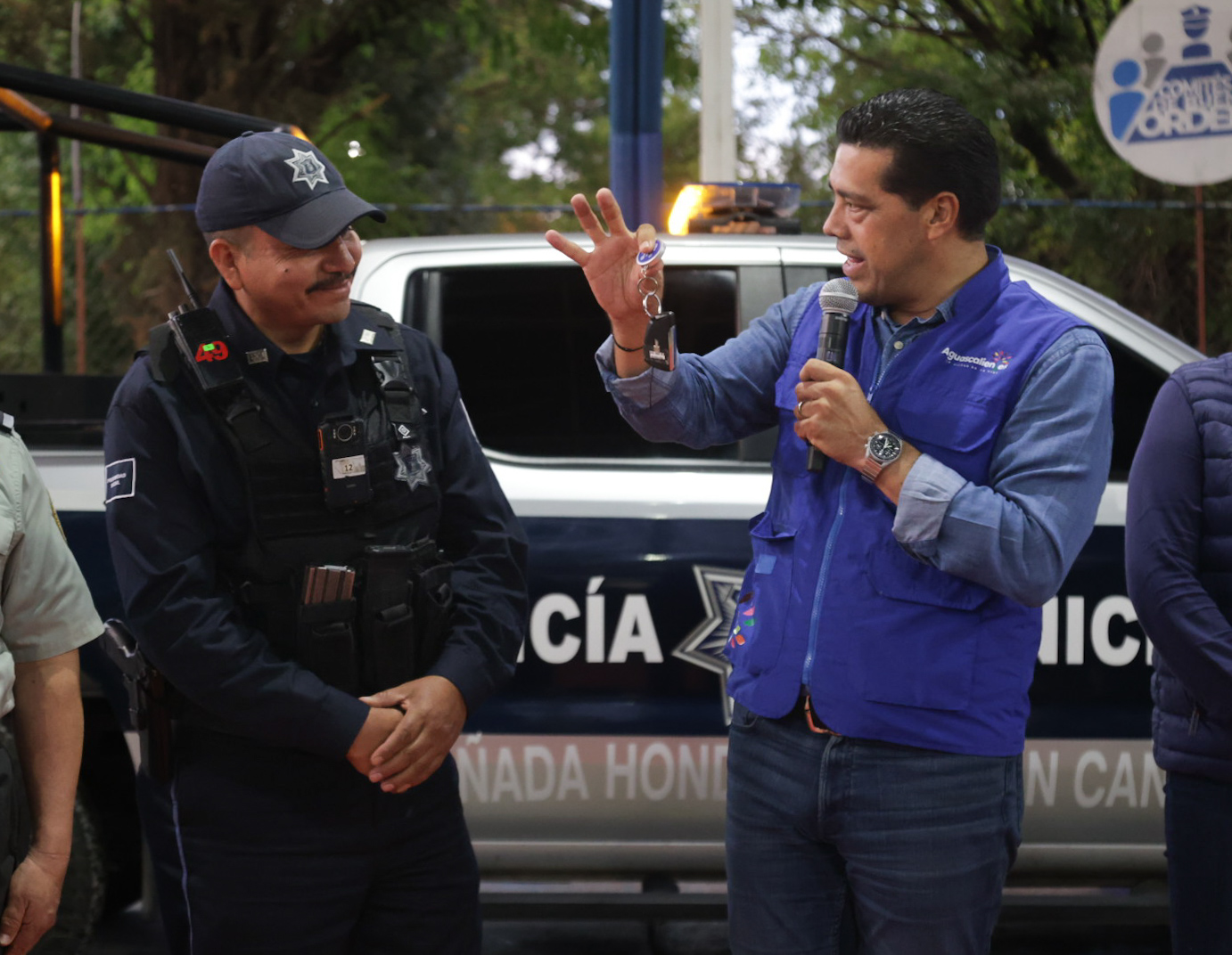 Entrega Leo Montañez nueva patrulla para comunidad Cañada Honda y Estación Cañnada