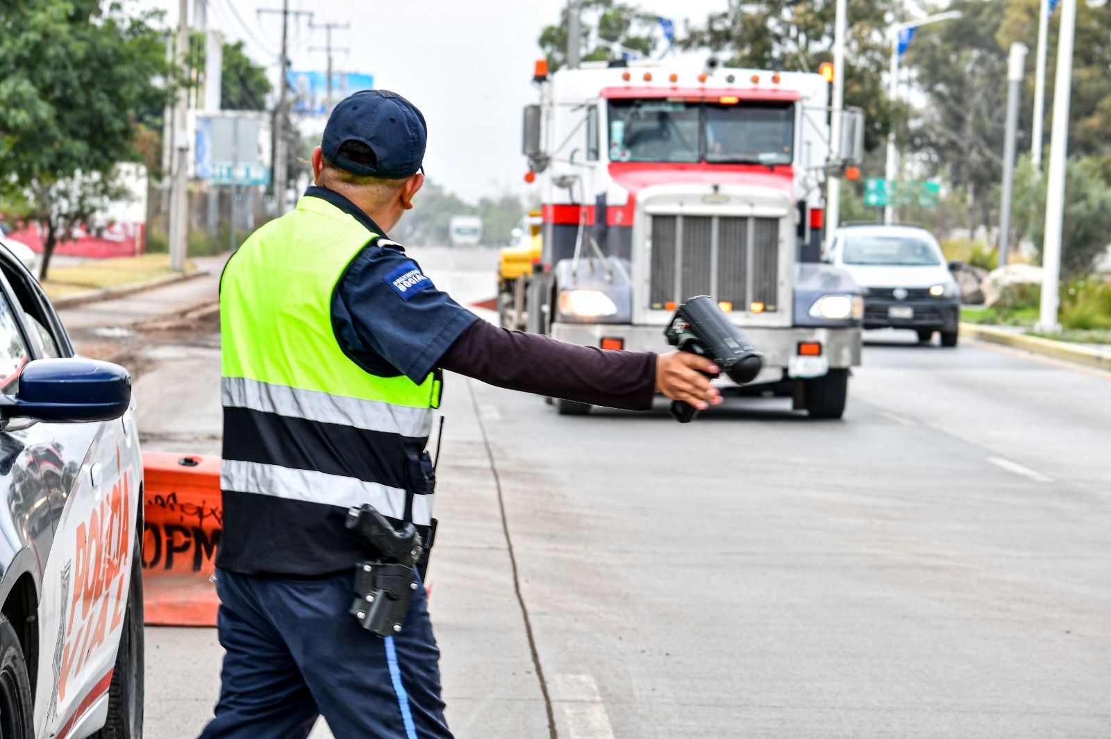 Policía vial refuerza acciones para una circulación segura con operativo de transporte pesado