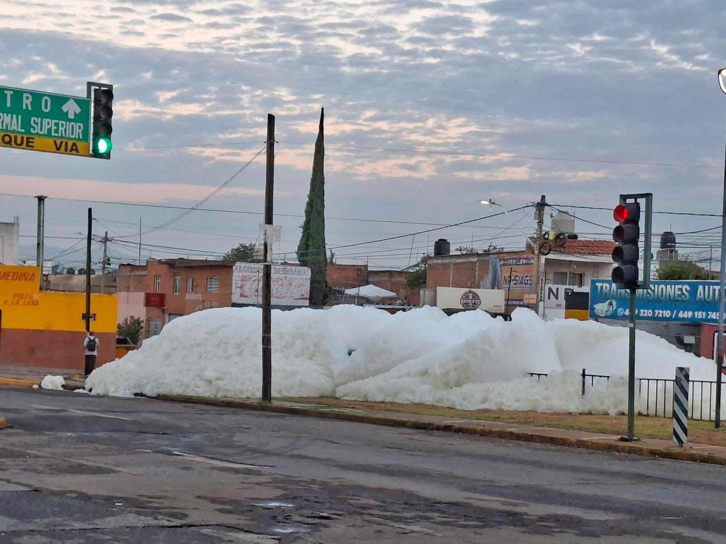 Intensifica Municipio de Aguascalientes limpieza en el canal de las avenida Gabriela Mistral