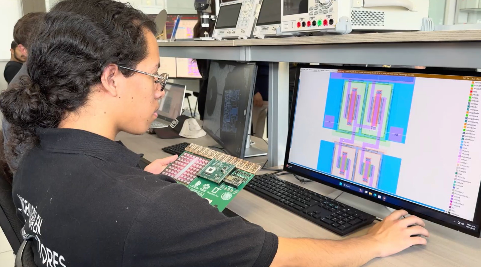 Aguascalientes impulsa nuevos perfiles profesionales: especialistas en semiconductores