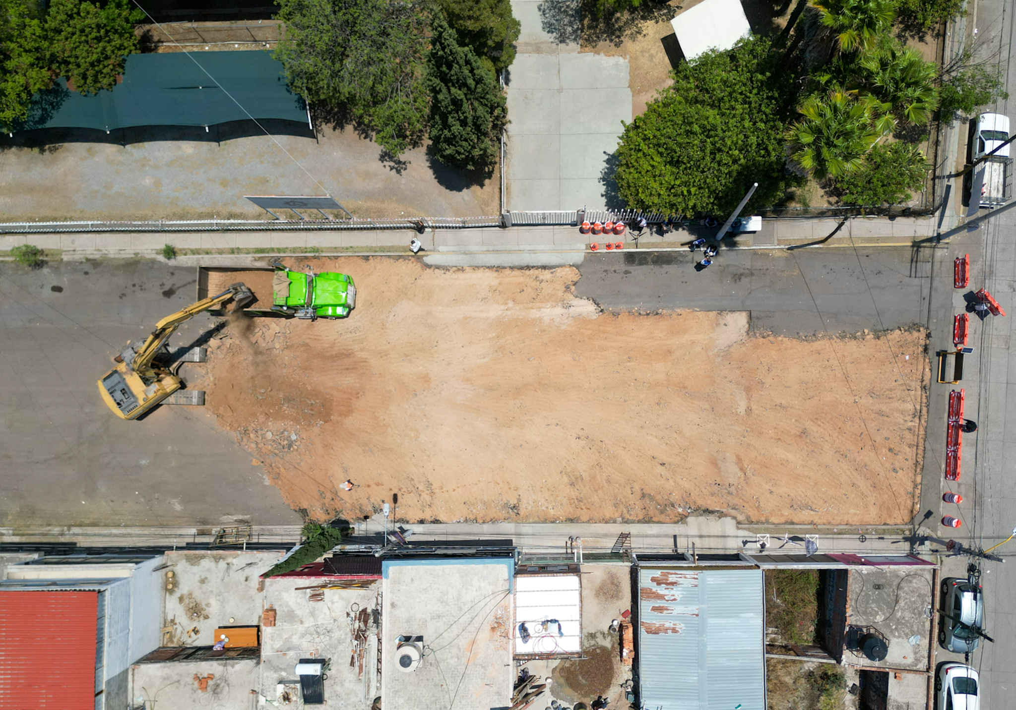 Arranca Leo Montañez pavimentación con concreto hidráulico en la calle Frida Kahlo