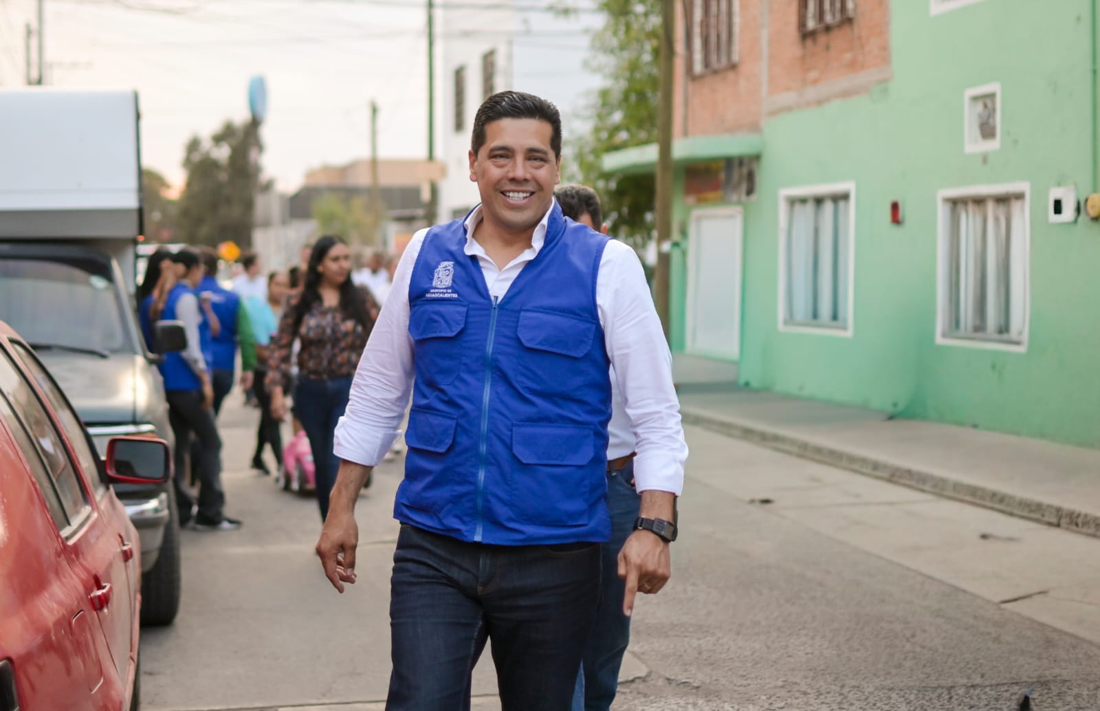 Beneficia Leo Montañez a habitantes de la Constitución y Ortega Douglas con nueva tubería de agua potable