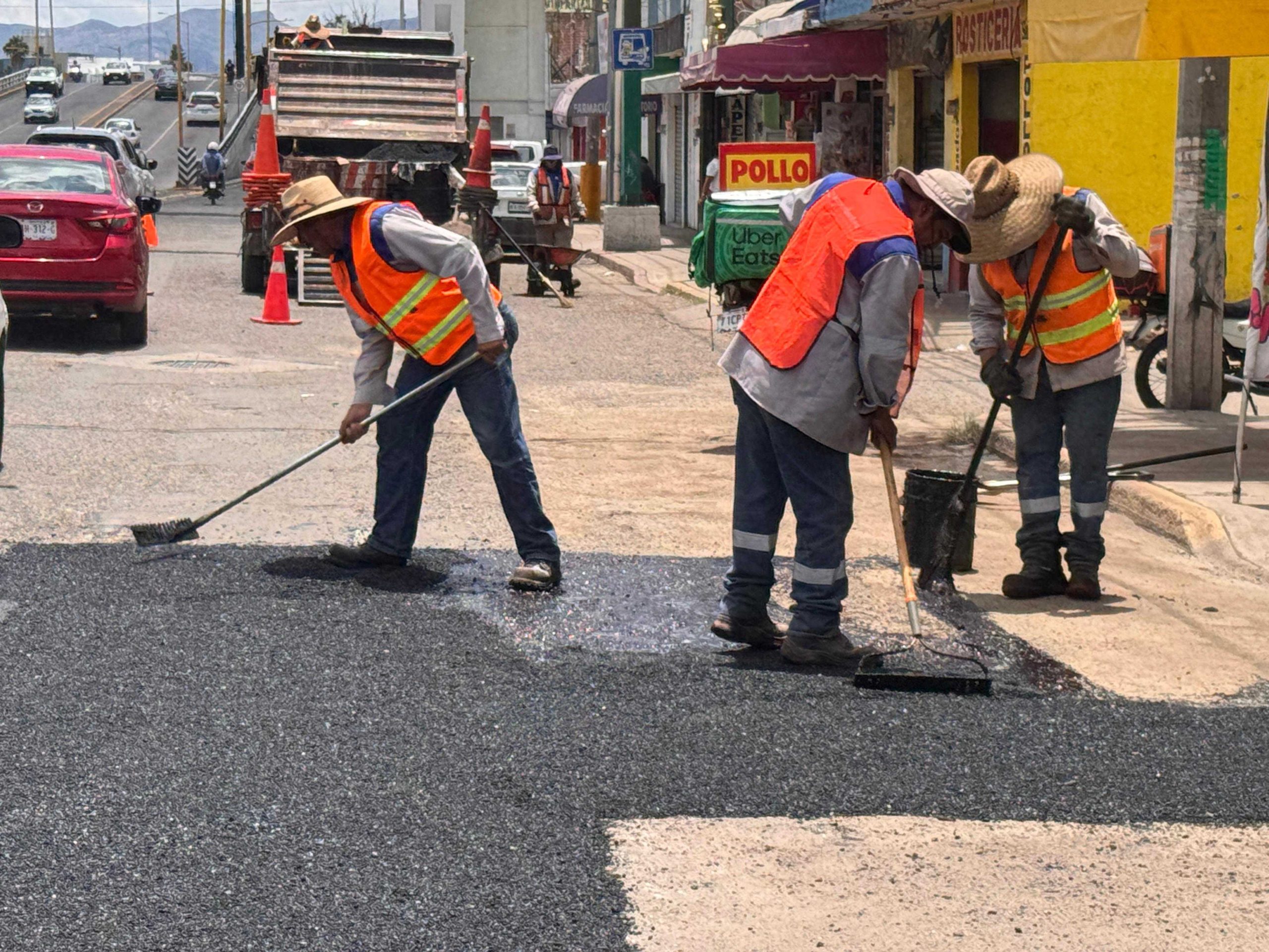 Mantiene Municipio de Aguascalientes jornada permanente de bacheo intesivo