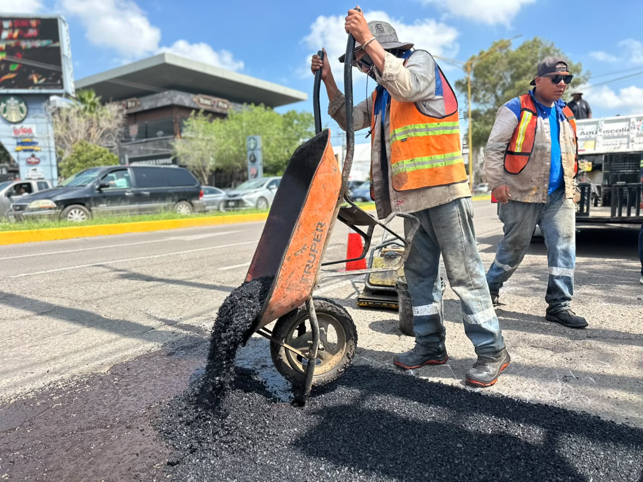 El Municipio de Aguascalientes intensifica labores de bacheo en diferentes puntos de la ciudad