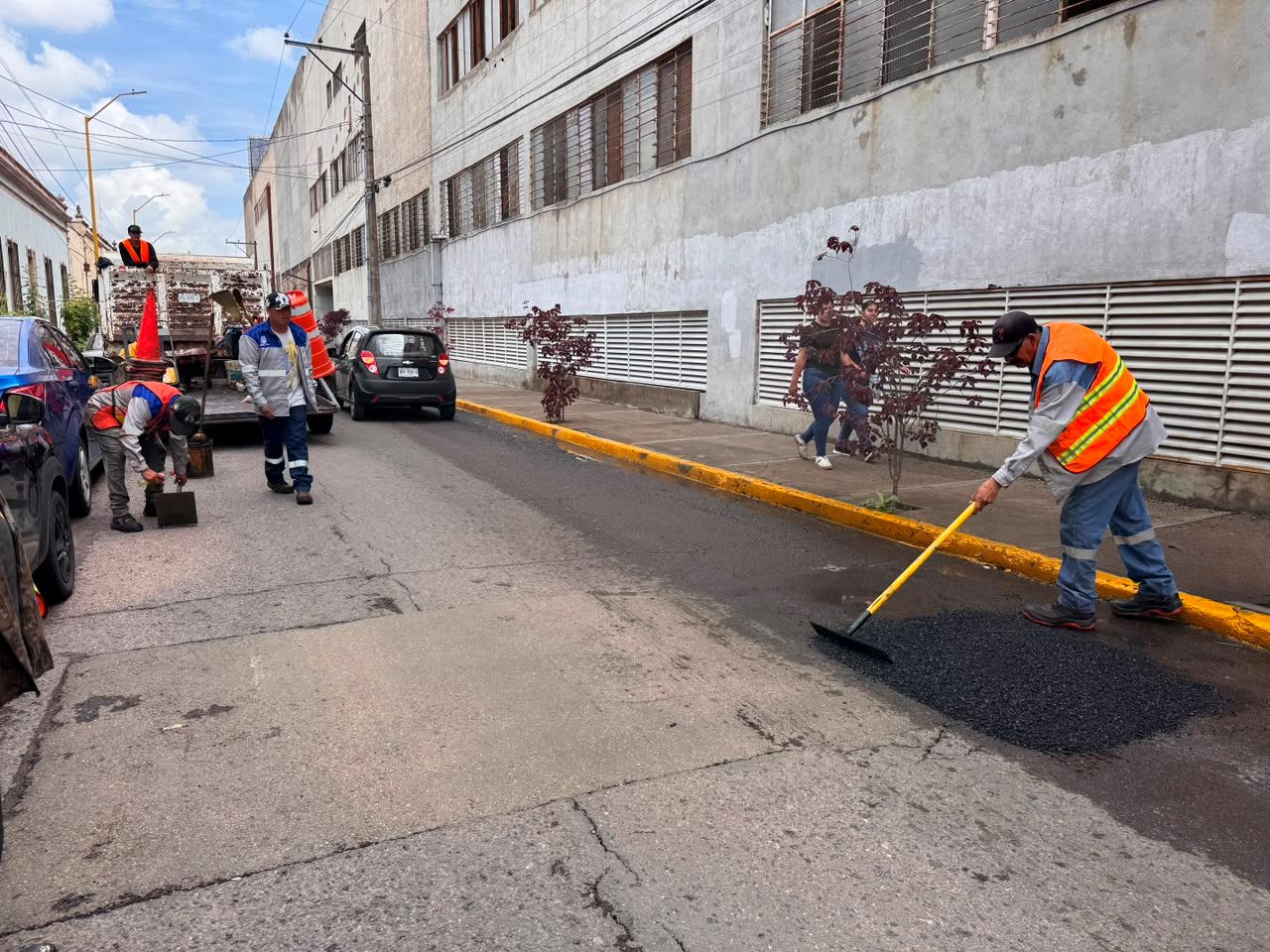 Interviene Obras Públicas Municipales más de 5 mil metros cuadrados con bacheo intensivo