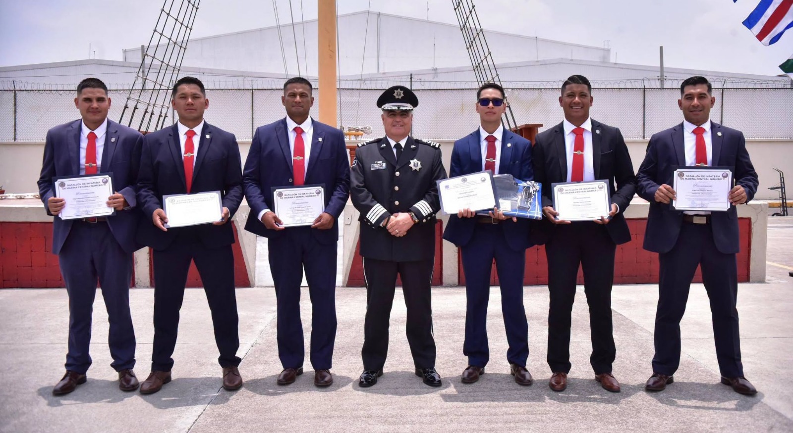 Integrantes del Grupo de Operaciones Especiales destacan en capacitación de la Secretaría de Marina