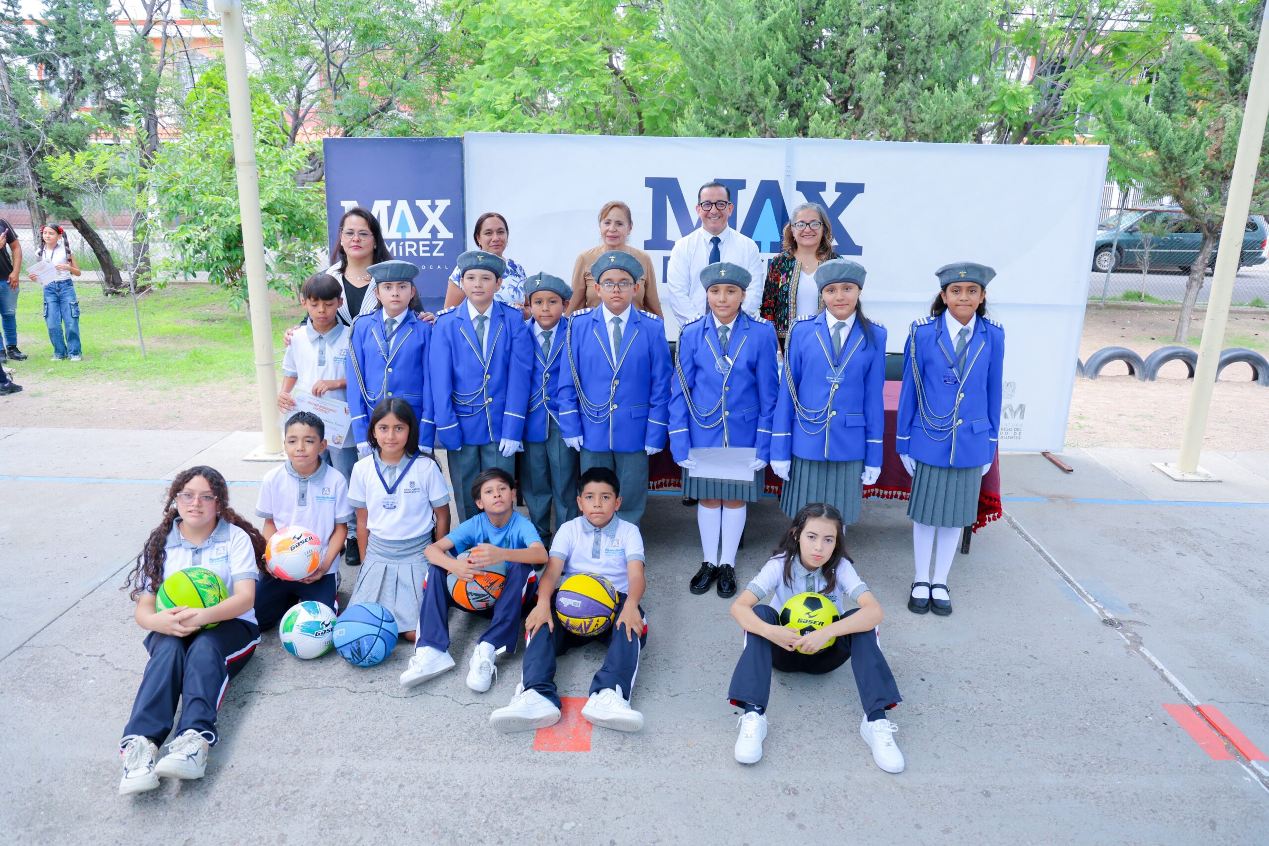Apradina Max a más de 20 instituciones educativas