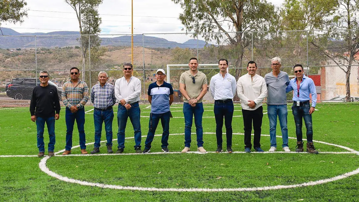 Entregan canchas de fútbol en Calvillo
