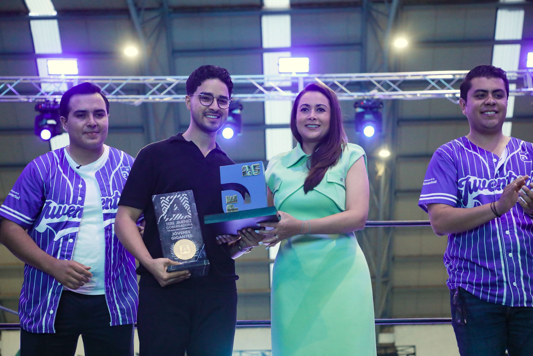 Tere Jiménez reconoce con el Premio Estatal de la Juventud a jóvenes destacados de Aguascalientes