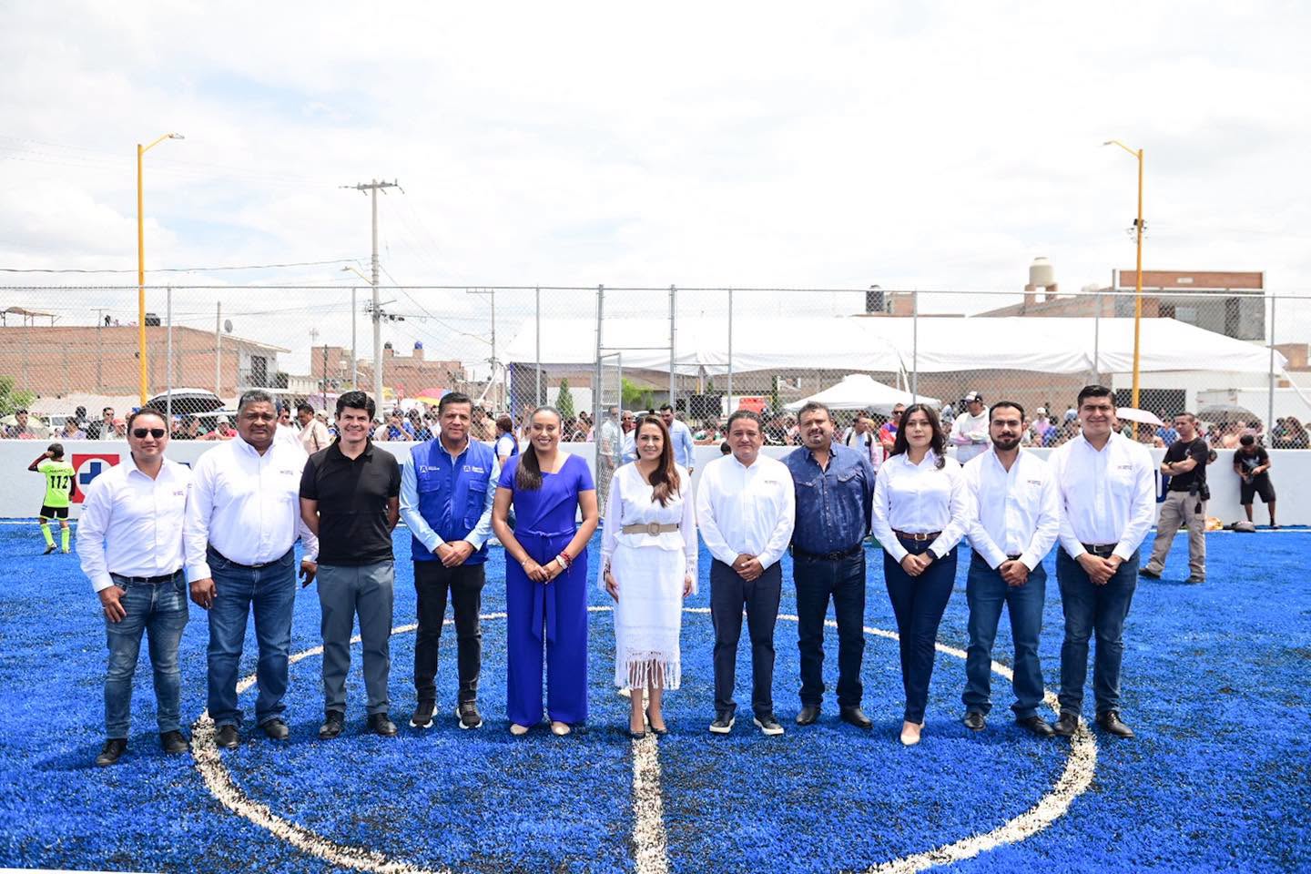 Más espacios para el deporte: Tere Jiménez encabeza la inauguración de cancha de futbol en Pabellón de Arteaga