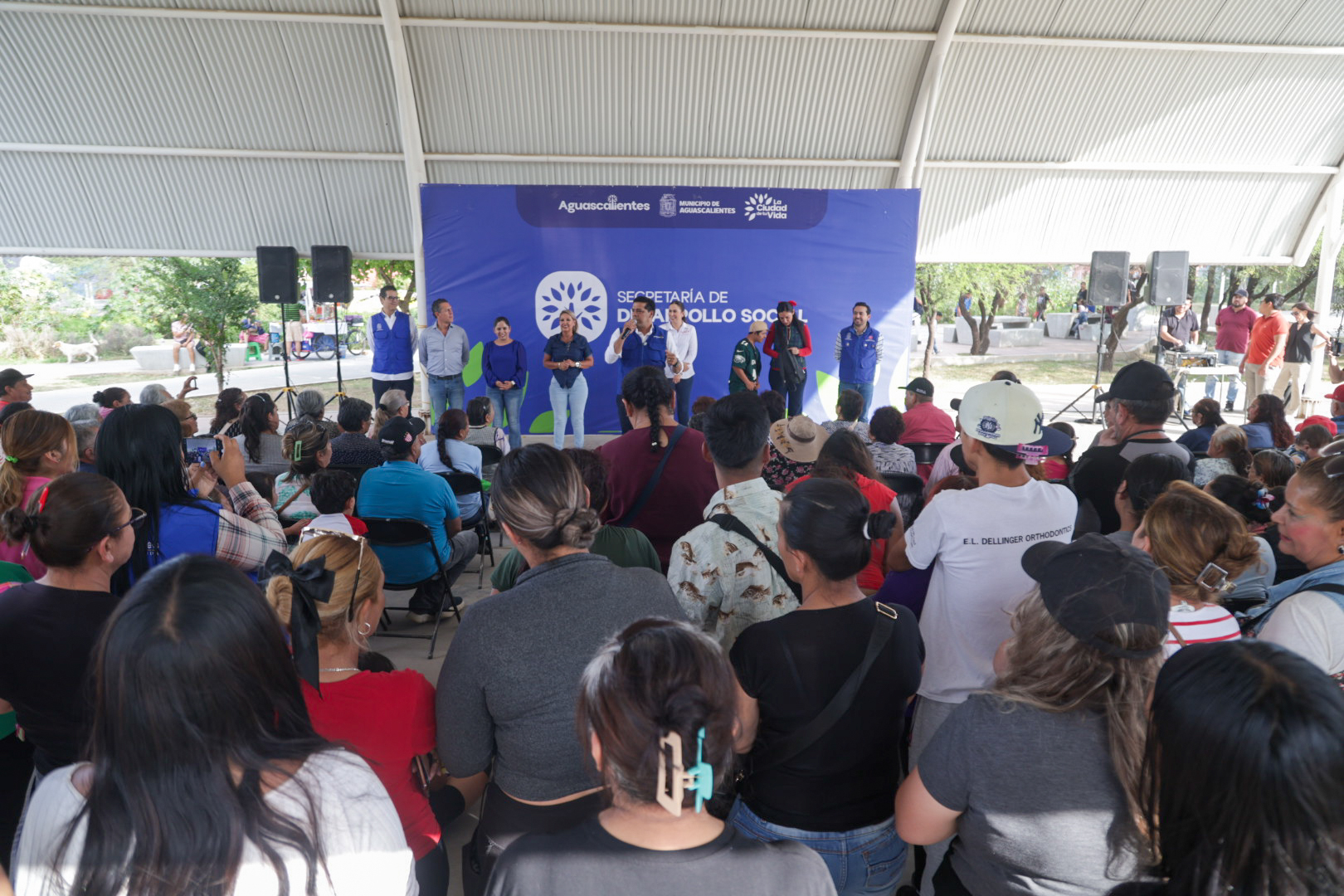 Refuerza Leo Montañez cercanía con vecinos de Ejido Cumbres II y Municipio Libre