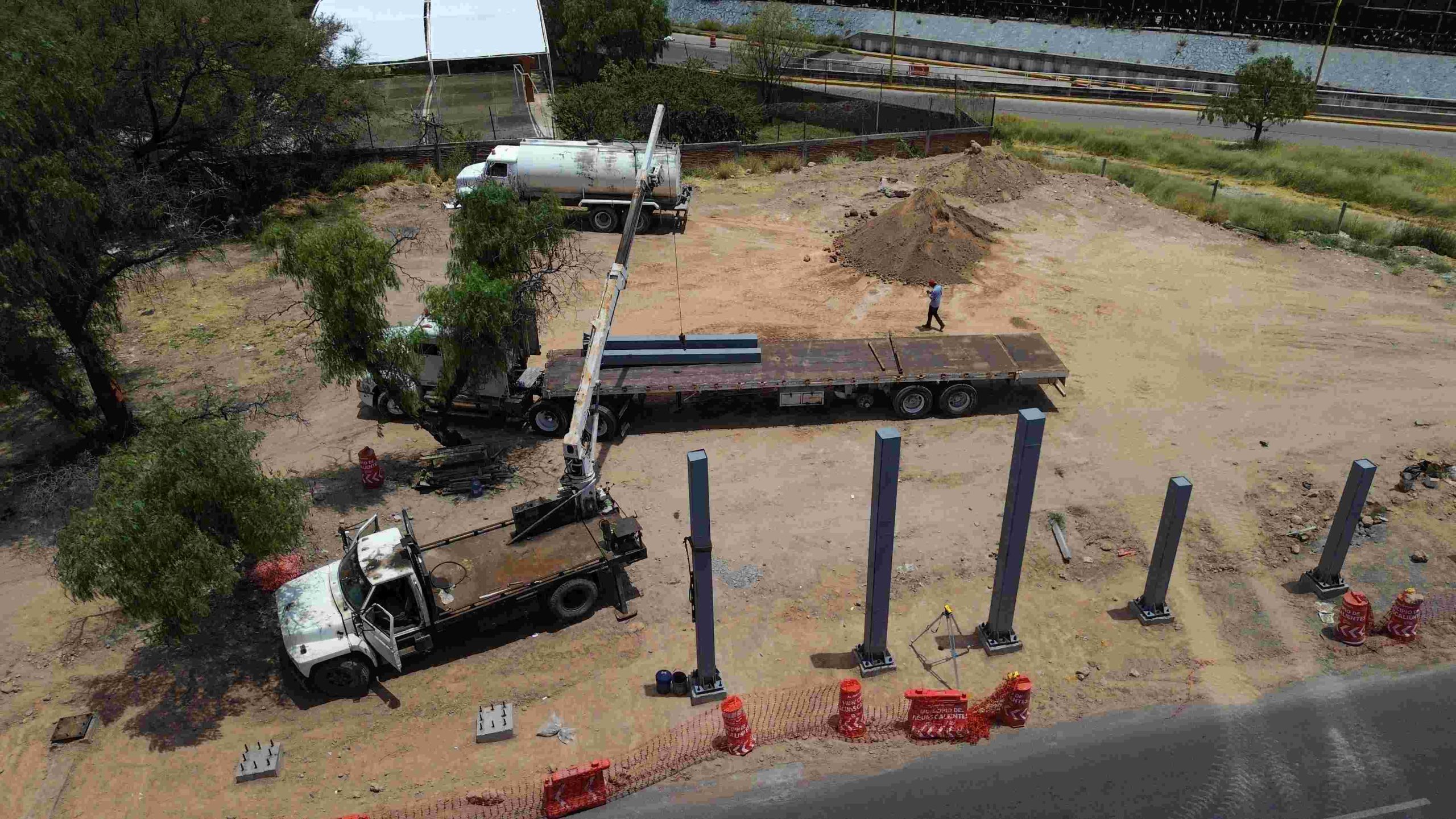 Avanza construcción de puente en Pirules