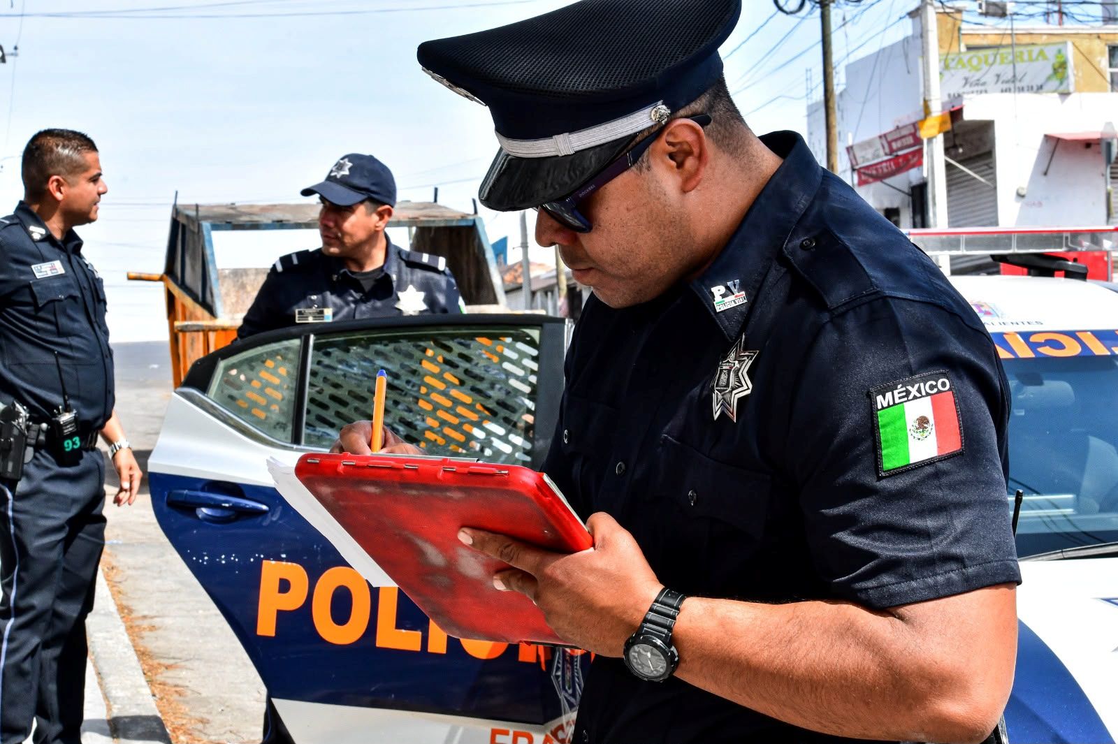 Emite policía municipal recomendaciones de seguridad para motociclistas