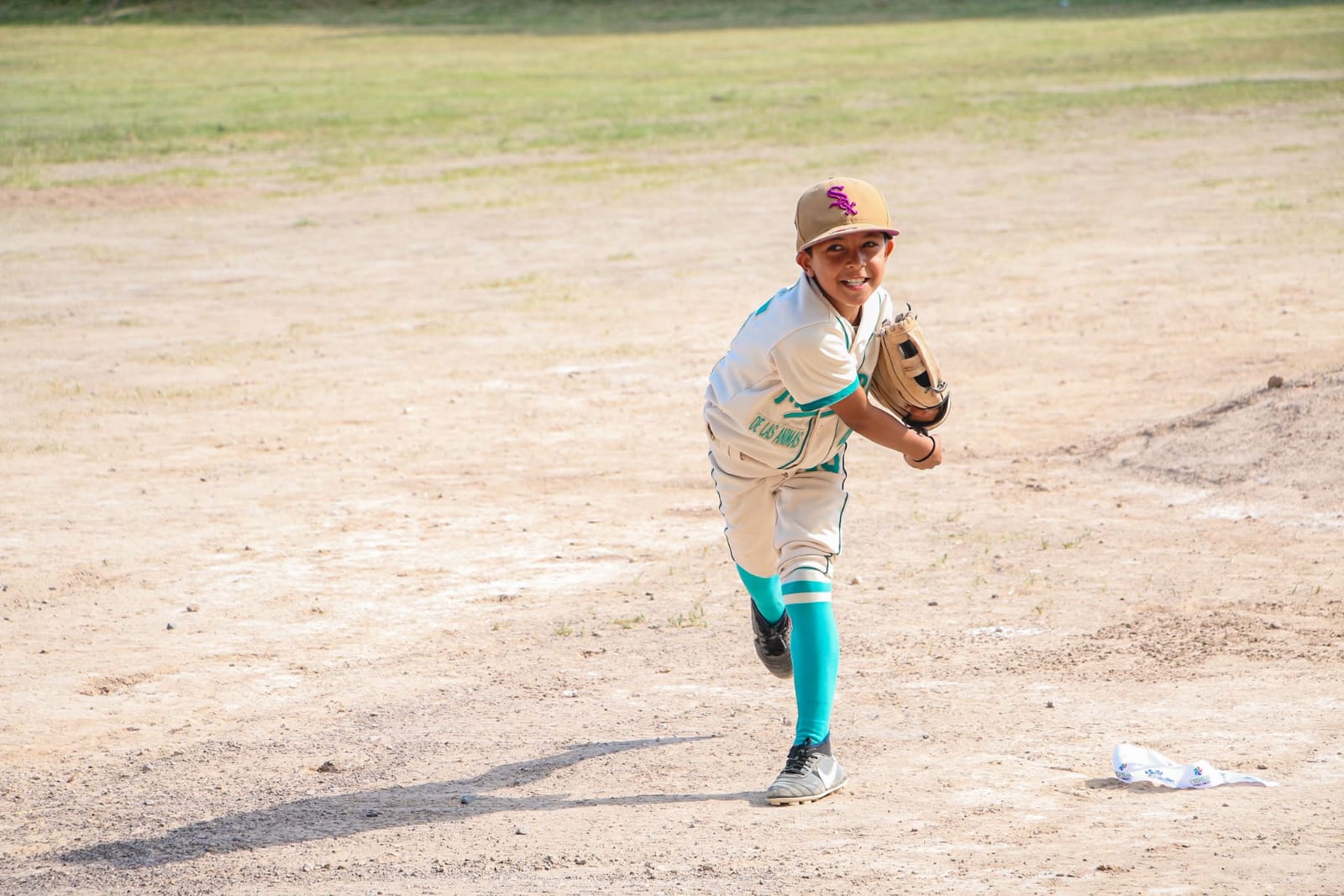 Entregan renovado parque de béisbol en Calvillo