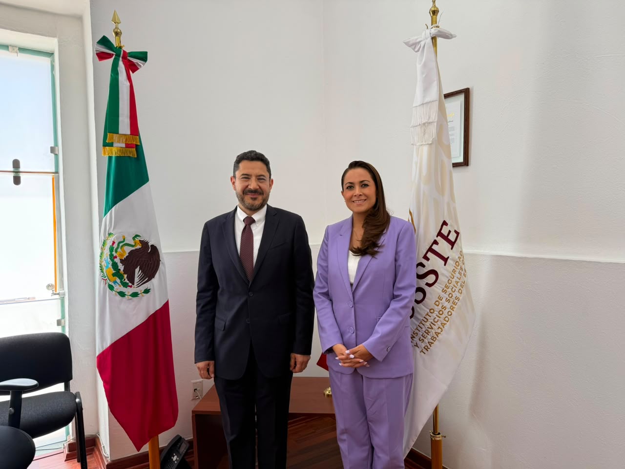 Tere Jiménez y Martí Batres suman esfuerzos para fortalecer la atención del ISSSTE en Aguascalientes