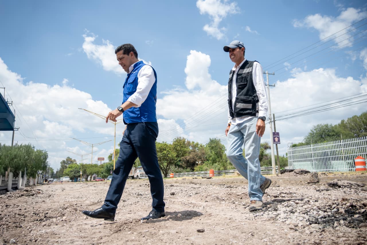 Rehabilita Leo Montañez  Av. Mahatma Gandhi en beneficio de miles de habitantes del sur de la ciudad