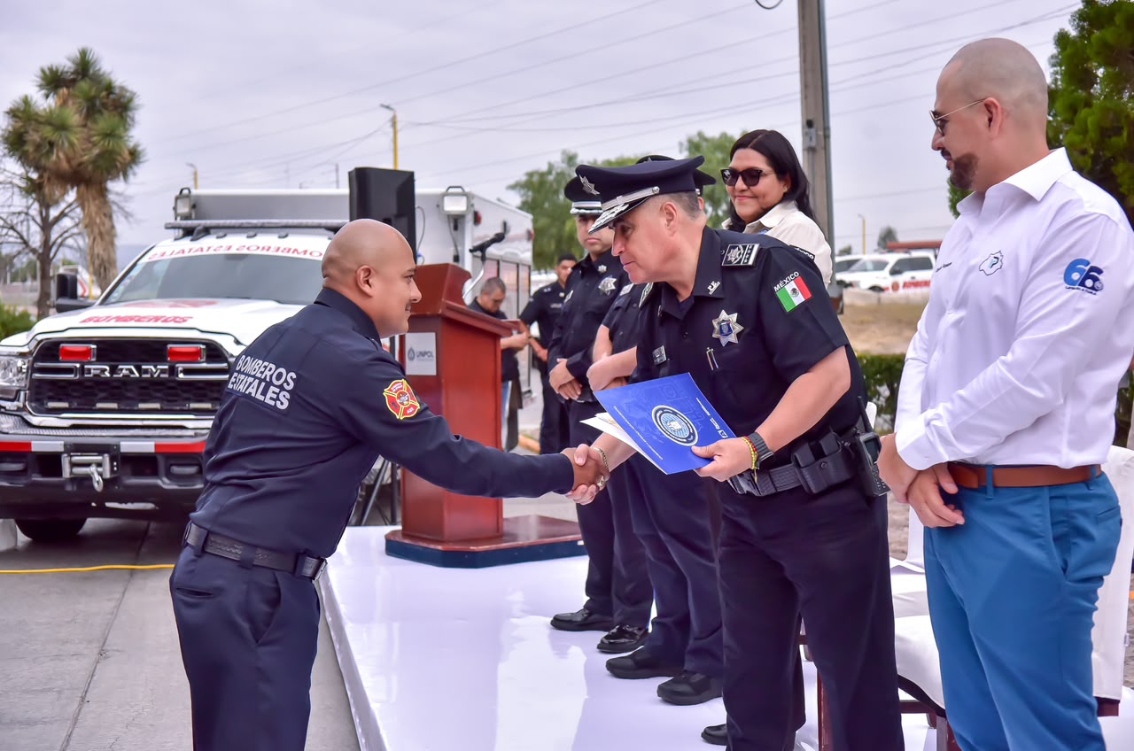 Reconocen la gran labor y compromiso de los bomberos del estado